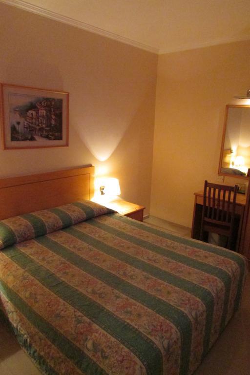 New Orchid Hotel Singapore Room photo